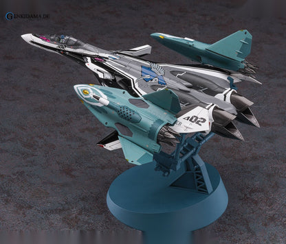 1/72 VF-31F Siegfried Messer Custom/Hayate Custom w/Lill Draken "Movie Macross Delta" Plastic Model