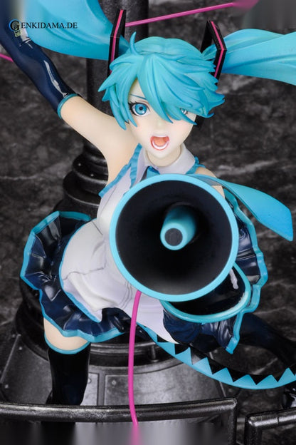 Character Vocal Series 01. Hatsune Miku Love is War ver. (Regular Edition)