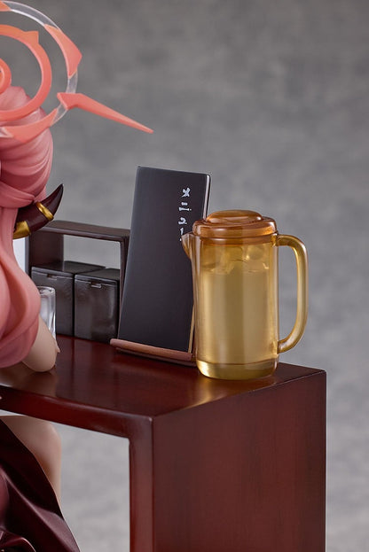 Aru in Dress: Memorial Lobby Ver. Solarain