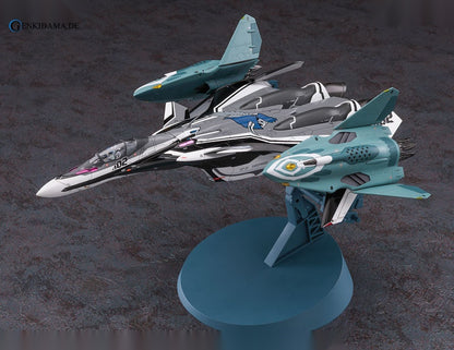 1/72 VF-31F Siegfried Messer Custom/Hayate Custom w/Lill Draken "Movie Macross Delta" Plastic Model