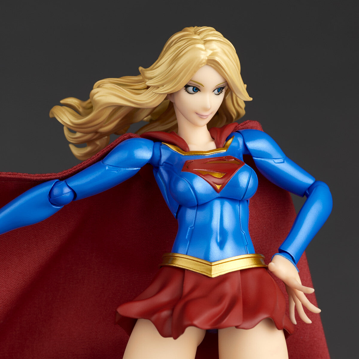 Supergirl - Revoltech - Kaiyodo