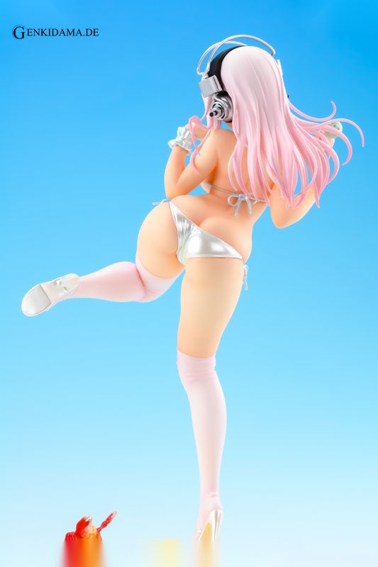 BEACH QUEENS - NITRO SUPER SONIC: Super Sonico