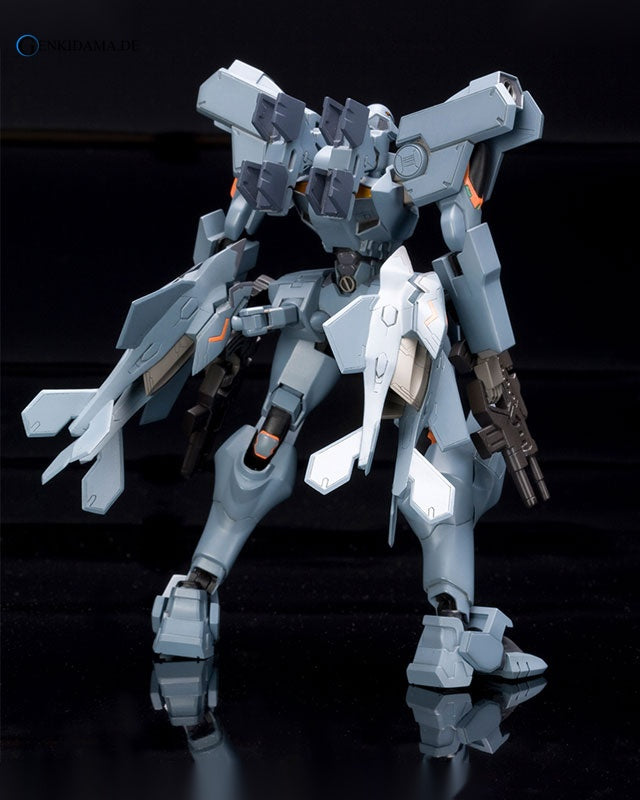 Muv-Luv Alternative Total Eclipse 1/144 F-15E Strike Eagle Plastic Model