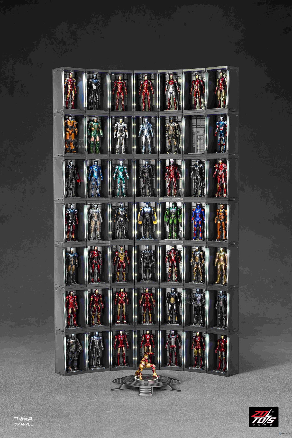MARVEL Avengers: Iron Man Mk.46 - 7-inch Action Figure + Hall of Armor Set