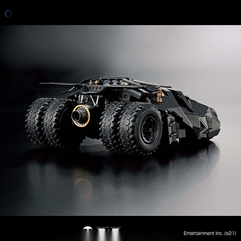 1/35 SCALE Batmobile (Batman Begins Ver.) Plastic Model