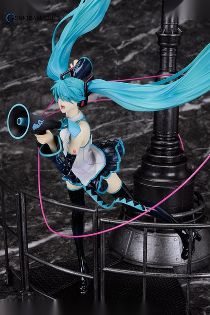 Character Vocal Series 01. Hatsune Miku Love is War ver. (Regular Edition)