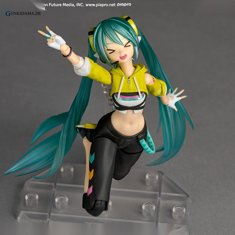 Revoltech Amazing Yamaguchi Hatsune Miku Fit Boxing Ver.