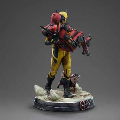 Deadpool &amp; Wolverine Deluxe Art Scale Iron Studios