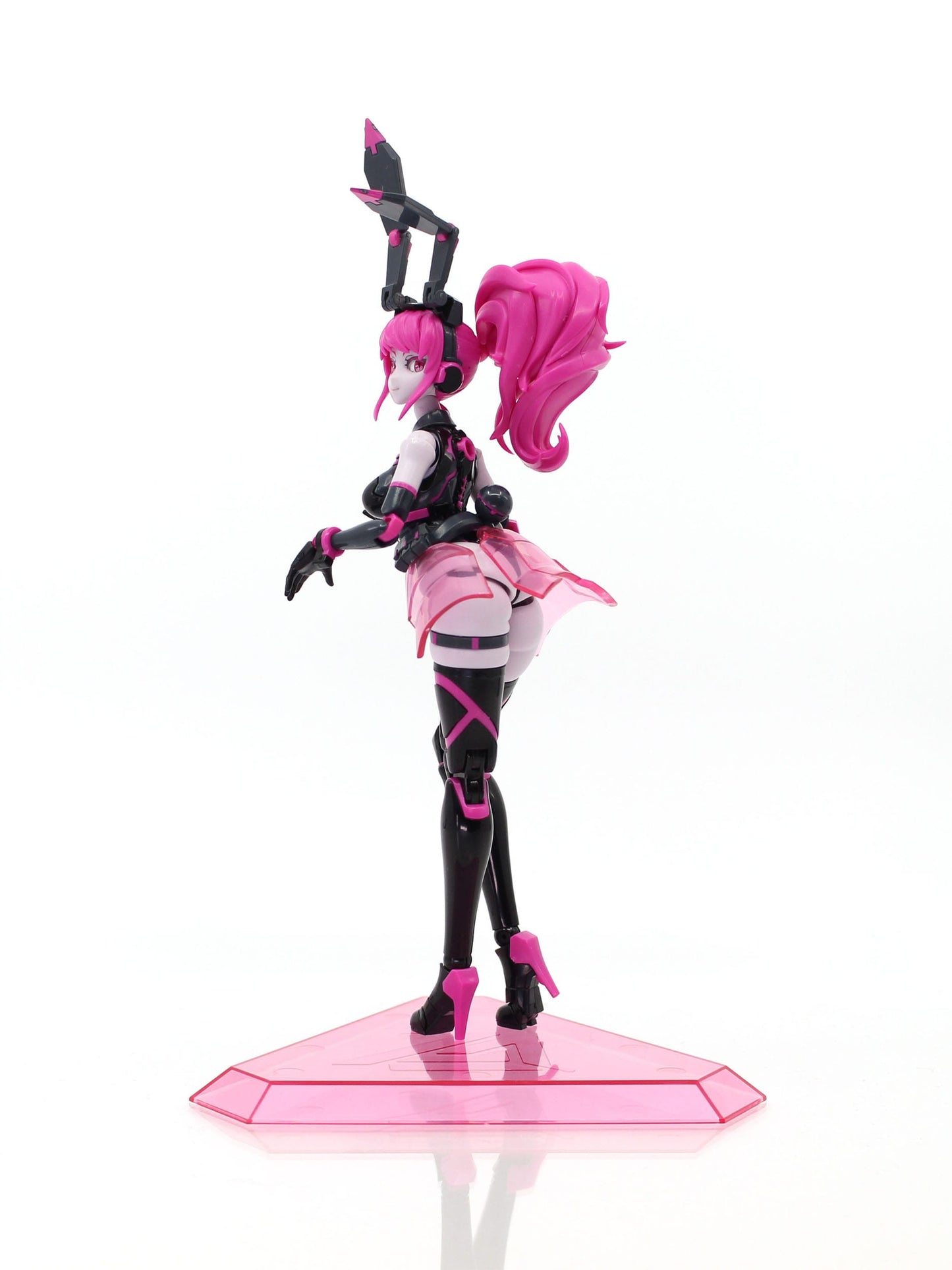 Vio the Rabbit Plastic Model Kit Sentinel