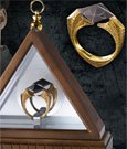 Harry Potter Replik Lord Voldemorts Horkrux Ring (vergoldet) - Beschädigte Verpackung - Anime Figuren günstig kaufen