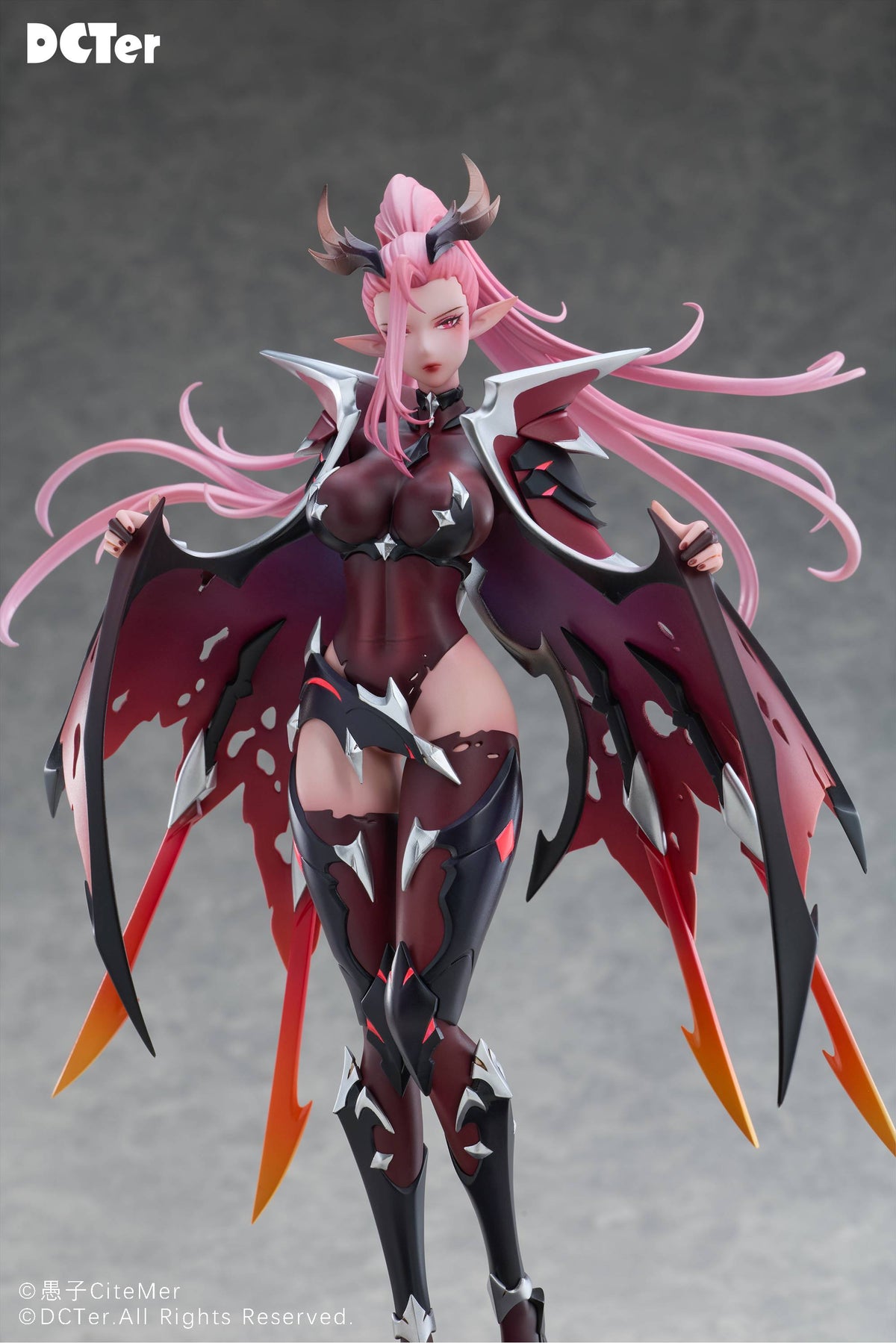 Original Character PU Figur 1/7 Heslion Draco Bellatrix Feminina 27 cm
