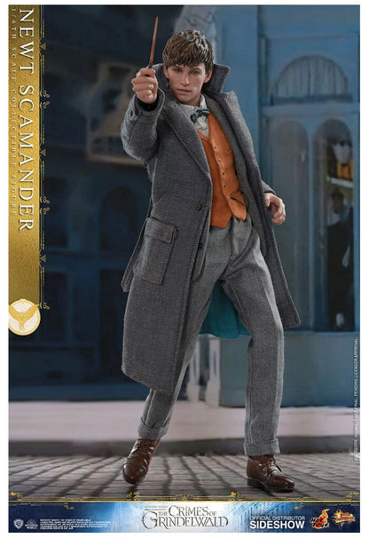 Newt Scamander 1/6 Scale Collectible Figure – Hot Toys (Fantastic Beasts: The Crimes of Grindelwald)