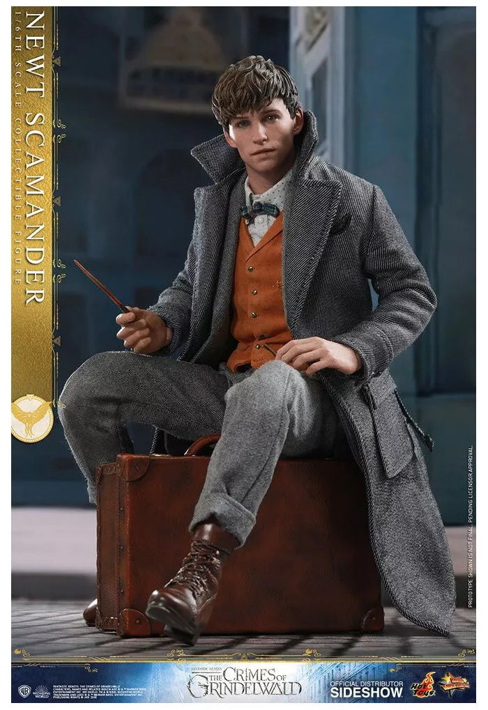 Newt Scamander 1/6 Scale Collectible Figure – Hot Toys (Fantastic Beasts: The Crimes of Grindelwald)
