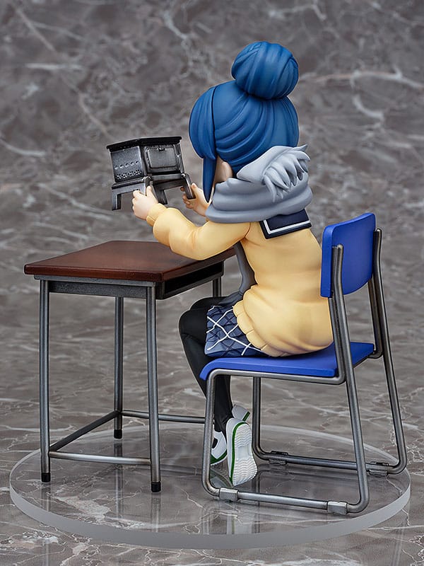 Laid-Back Camp PVC Statue 1/7 Rin Shima: Look What I Bought Ver. 14 cm